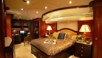 CRYSTAL LADY Master Suite